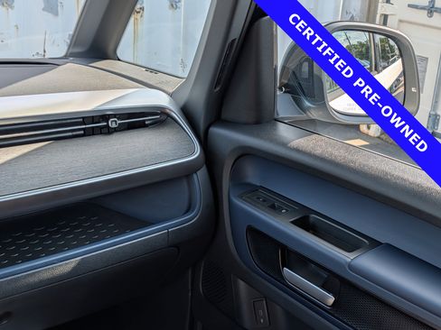 Used 2025 Volkswagen ID. Buzz Pro S RWD image 19