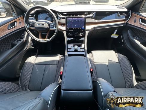 New 2025 Jeep Grand Cherokee Summit AWD/4WD image 14