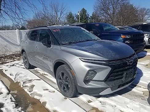 Certified 2023 Chevrolet Blazer LT w/ Midnight/Sport Edition image 4