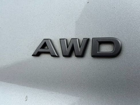 Used 2025 Nissan Rogue SV AWD/4WD image 12