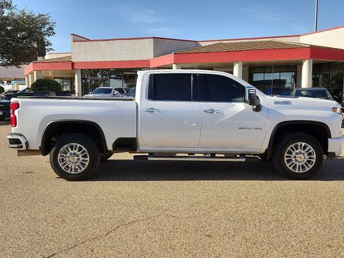Used 2021 Chevrolet Silverado 2500 High Country w/ Technology Package image 5