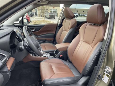 Used 2023 Subaru Forester Touring image 8