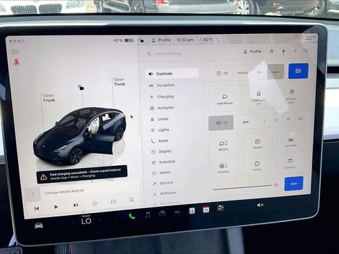 Used 2024 Tesla Model Y Long Range image 32