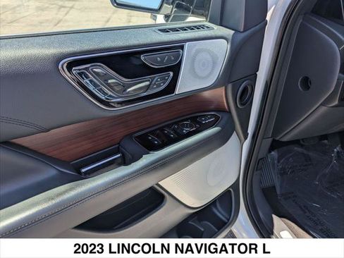Certified 2023 Lincoln Navigator L Reserve AWD/4WD image 9