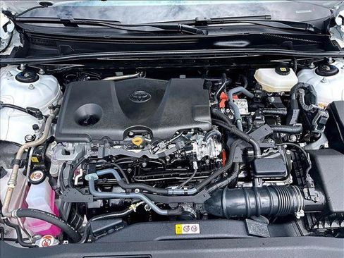 Used 2025 Toyota Camry SE w/ Convenience Package FWD image 11