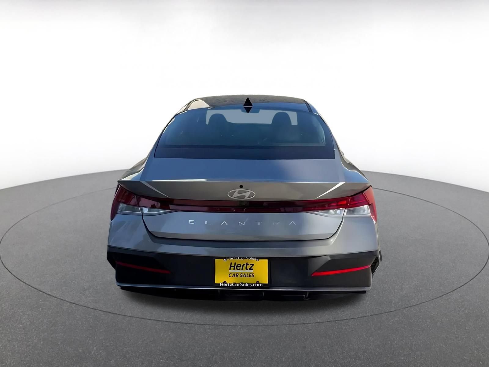 Used 2025 Hyundai Elantra Limited FWD image 12