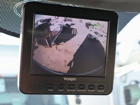 Used 2017 Ford F550 2WD Regular Cab Super Duty image 36