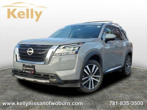 Certified 2023 Nissan Pathfinder Platinum image 1