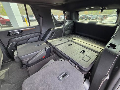 Used 2025 Chevrolet Tahoe High Country w/ Sun And Tow Package image 12