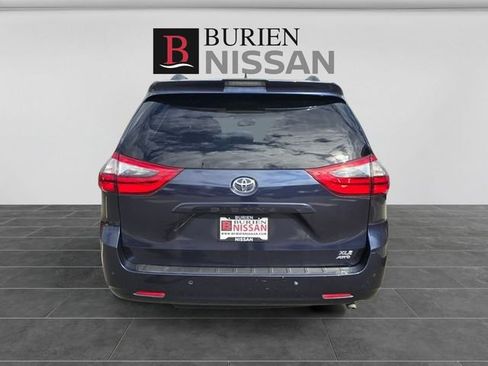 Used 2020 Toyota Sienna XLE w/ XLE Navigation Package AWD/4WD image 8