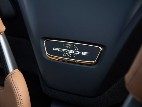 Used 2019 Porsche 911 Speedster RWD image 65