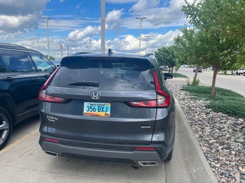 Used 2024 Honda CR-V Sport Touring image 5