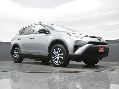 Used 2016 Toyota RAV4 LE AWD/4WD image 22