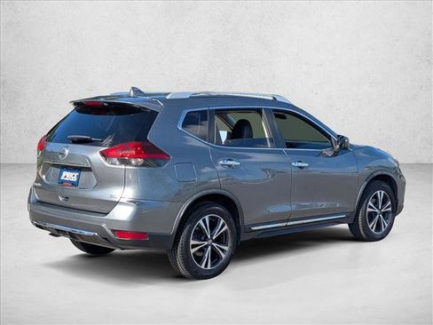 Used 2018 Nissan Rogue SL FWD image 5
