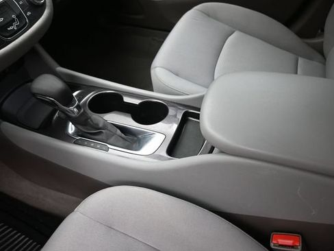 Used 2022 Chevrolet Malibu LS FWD image 31