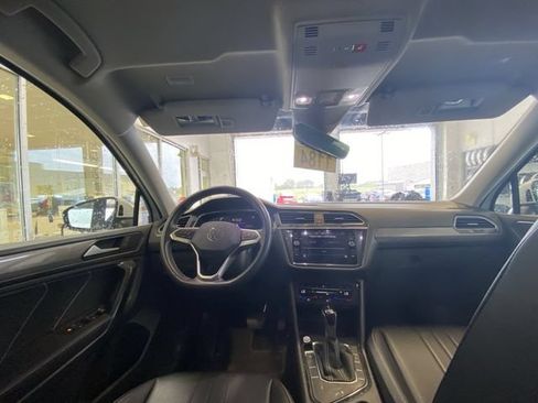 Used 2023 Volkswagen Tiguan SE FWD image 5