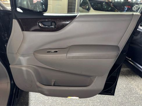 Used 2016 Nissan Quest SV image 24