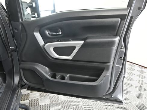 Used 2021 Nissan Titan SV w/ SV Convenience Package AWD/4WD image 13