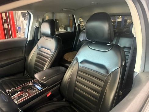 Used 2019 Ford Edge SEL w/ Equipment Group 201A image 3