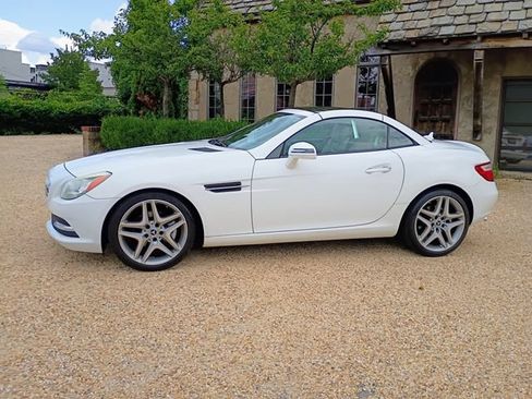 Used 2015 Mercedes-Benz SLK 250 image 56