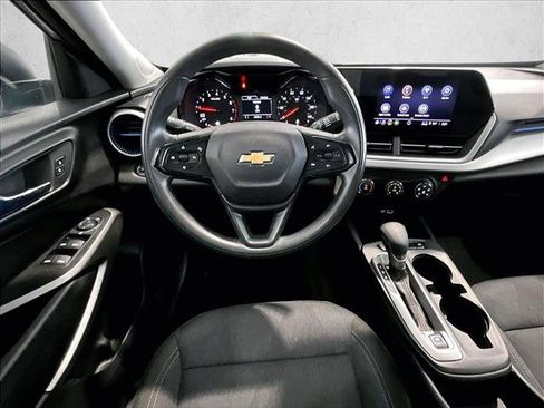 Used 2024 Chevrolet Trax LS FWD image 7