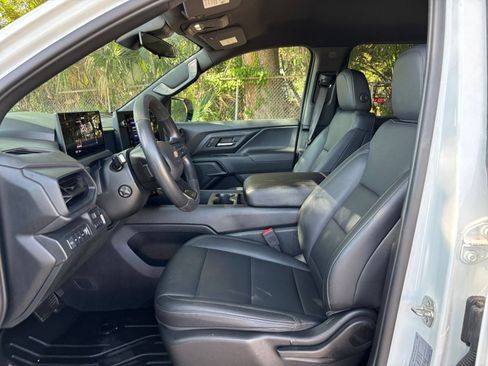Used 2024 Chevrolet Silverado EV W/T AWD/4WD image 33
