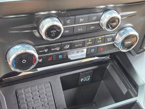 Used 2023 Ford F250 Lariat image 22