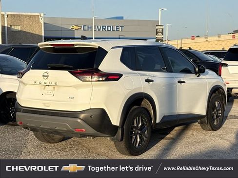 Used 2023 Nissan Rogue S AWD/4WD image 6