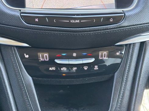Used 2018 Cadillac XT5 Luxury w/ Driver Awareness Package FWD image 6