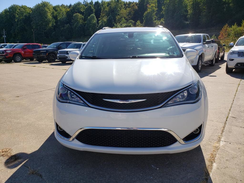 Used 2020 Chrysler Pacifica Touring-L Plus FWD image 9