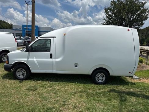 Used 2005 Chevrolet Express 3500 RWD image 4