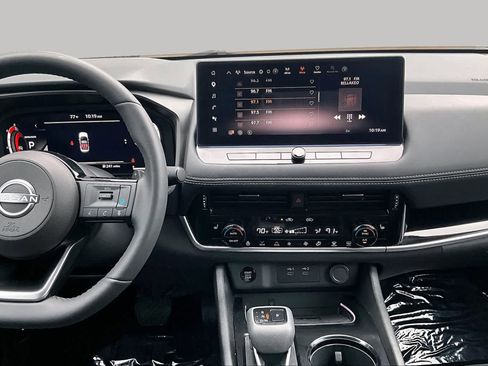 Used 2024 Nissan Rogue SL w/ SL Premium Package FWD image 7