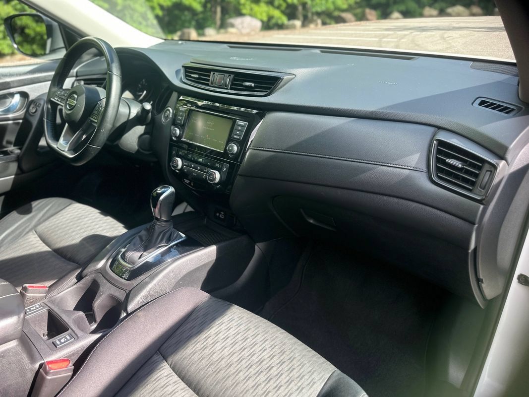 Used 2020 Nissan Rogue SV AWD/4WD image 20