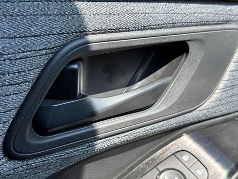 Used 2022 Nissan Rogue S image 25