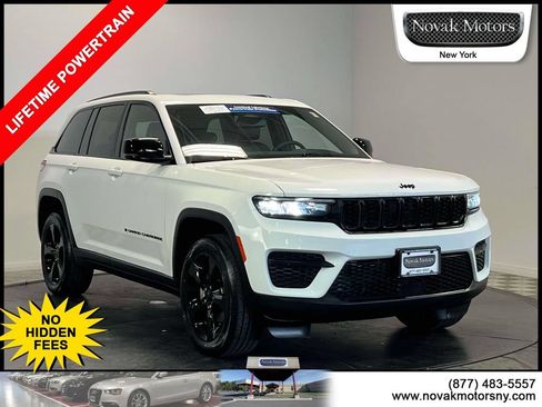 Used 2023 Jeep Grand Cherokee Altitude AWD/4WD image 1