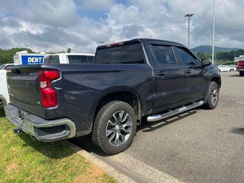 Used 2022 Chevrolet Silverado 1500 LT AWD/4WD image 5