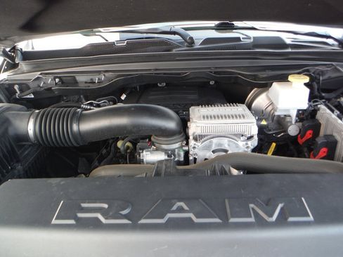 Used 2022 RAM 1500 Laramie AWD/4WD image 4