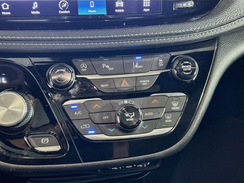 Used 2023 Chrysler Pacifica Touring-L w/ S Appearance Package FWD image 24