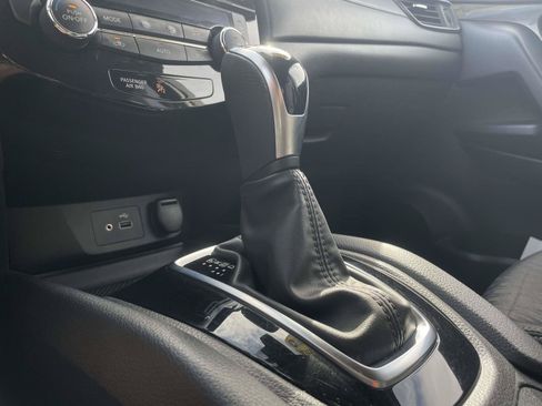 Used 2020 Nissan Rogue SV AWD/4WD image 30