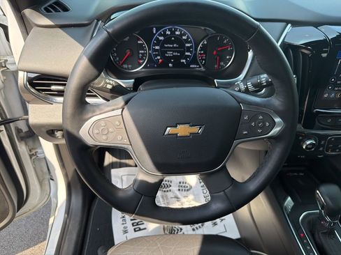 Used 2023 Chevrolet Traverse Premier AWD/4WD image 19