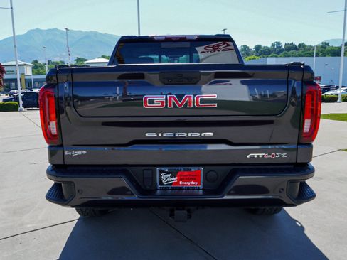 Used 2022 GMC Sierra 1500 AT4X AWD/4WD image 7