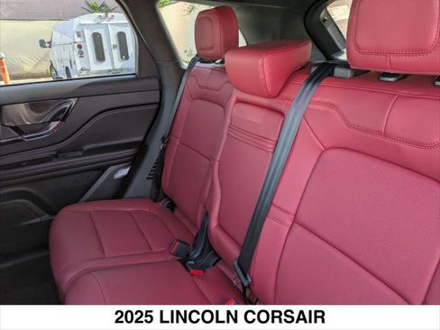 New 2025 Lincoln Corsair Reserve image 12