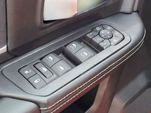 New 2026 RAM 2500 Big Horn AWD/4WD image 21