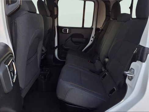 New 2025 Jeep Gladiator Sport image 12