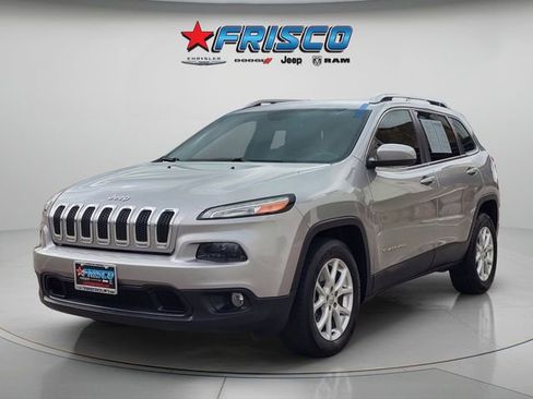 Used 2016 Jeep Cherokee Latitude FWD image 3