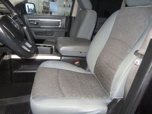 Used 2019 RAM 1500 Lone Star image 23