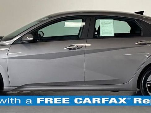 Certified 2023 Hyundai Elantra SEL w/ Convenience Package FWD image 2