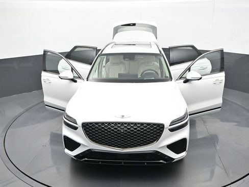 Used 2023 Genesis GV70 3.5T Sport w/ Sport Prestige Package AWD/4WD image 29
