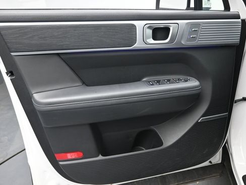 Used 2025 Hyundai Santa Fe Limited AWD/4WD image 23