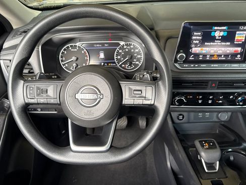 Used 2024 Nissan Rogue S AWD/4WD image 14